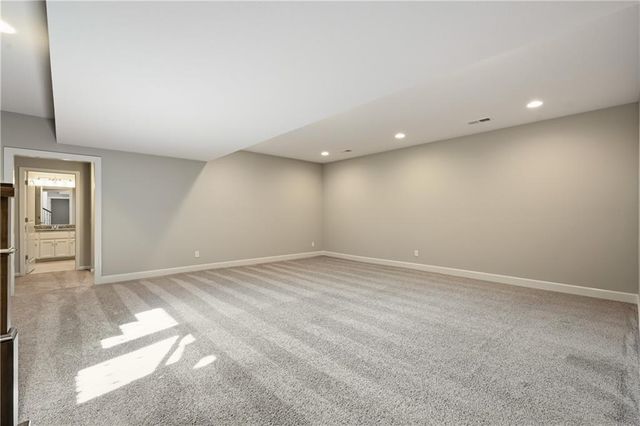 190 SW Roosevelt Ridge, Lee's Summit, MO 64081
