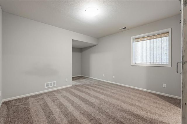 190 SW Roosevelt Ridge, Lee's Summit, MO 64081