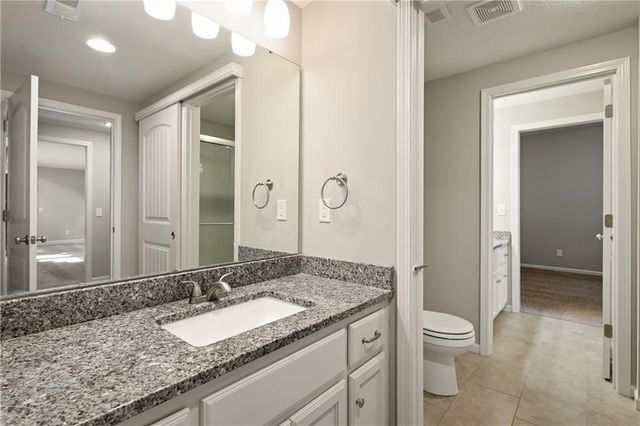 190 SW Roosevelt Ridge, Lee's Summit, MO 64081