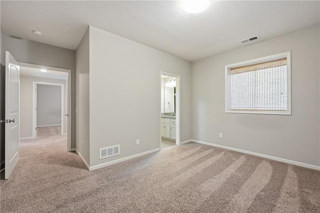 190 SW Roosevelt Ridge, Lee's Summit, MO 64081