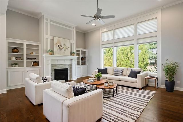 190 SW Roosevelt Ridge, Lee's Summit, MO 64081