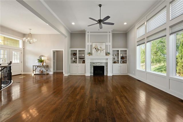190 SW Roosevelt Ridge, Lee's Summit, MO 64081