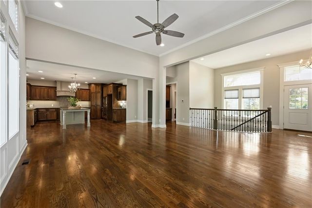 190 SW Roosevelt Ridge, Lee's Summit, MO 64081
