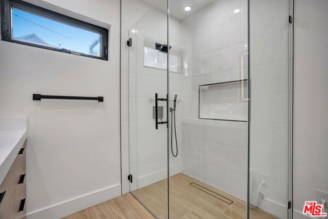 1145 S Longwood Avenue, Los Angeles, CA 90019