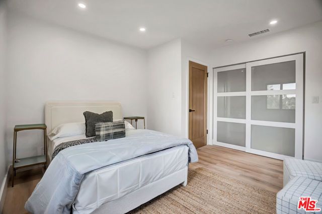 1145 S Longwood Avenue, Los Angeles, CA 90019