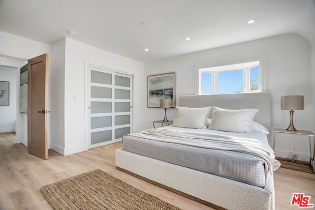 1145 S Longwood Avenue, Los Angeles, CA 90019