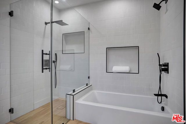 1145 S Longwood Avenue, Los Angeles, CA 90019