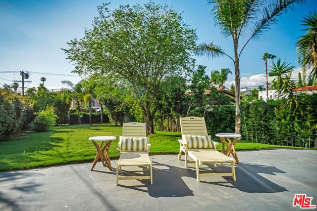 1145 S Longwood Avenue, Los Angeles, CA 90019