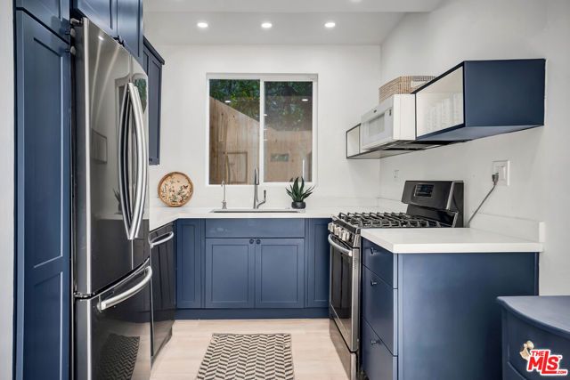 1145 S Longwood Avenue, Los Angeles, CA 90019