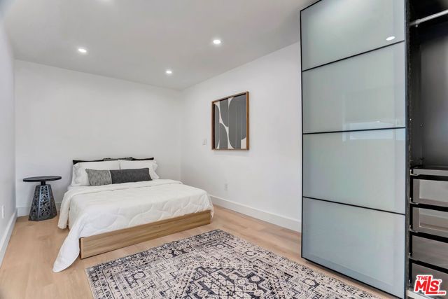 1145 S Longwood Avenue, Los Angeles, CA 90019