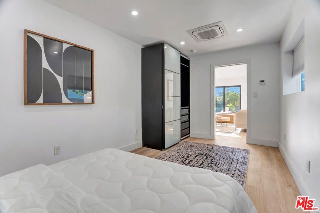 1145 S Longwood Avenue, Los Angeles, CA 90019