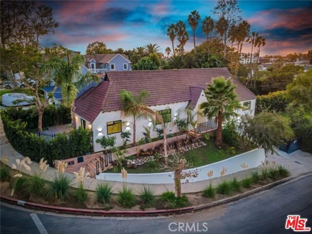 1145 S Longwood Avenue, Los Angeles, CA 90019