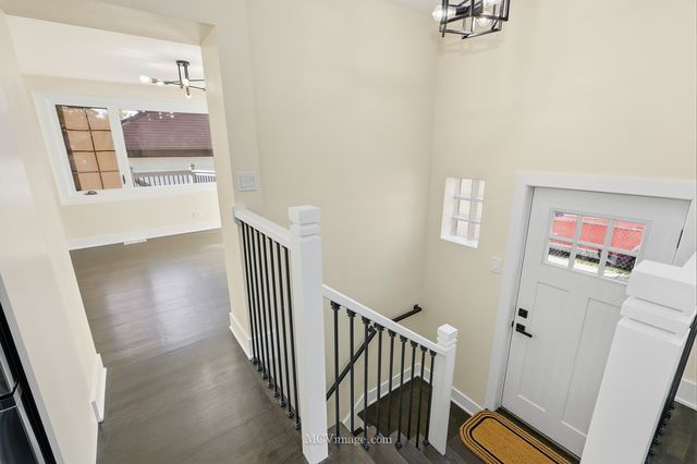 10132 S Turner Avenue, Evergreen Park, IL 60805