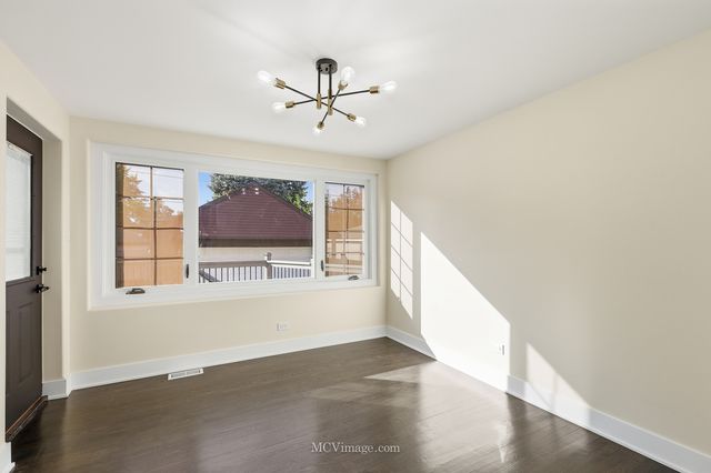 10132 S Turner Avenue, Evergreen Park, IL 60805