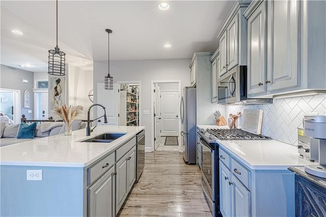 1506 Cross Creek Drive, Grain Valley, MO 64029