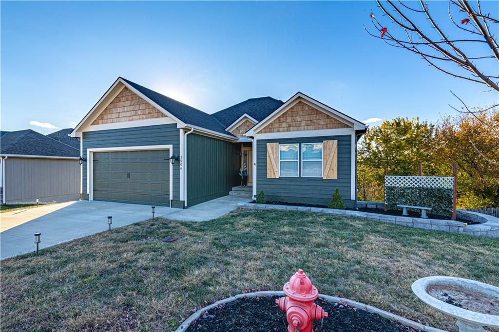 1506 Cross Creek Drive, Grain Valley, MO 64029