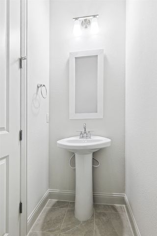 513 Carriage Hill Road, Midlothian, TX 76065