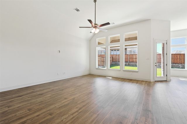 513 Carriage Hill Road, Midlothian, TX 76065