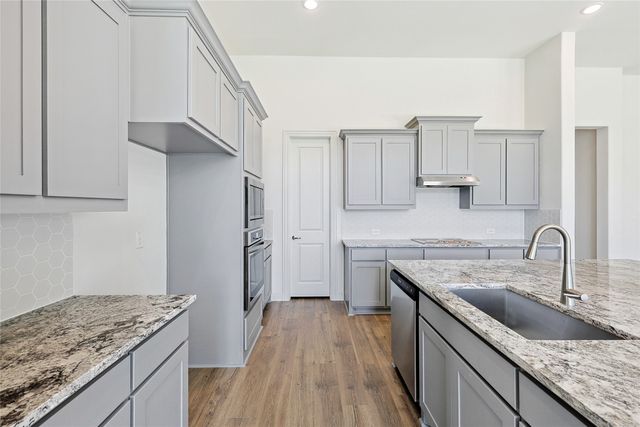 513 Carriage Hill Road, Midlothian, TX 76065