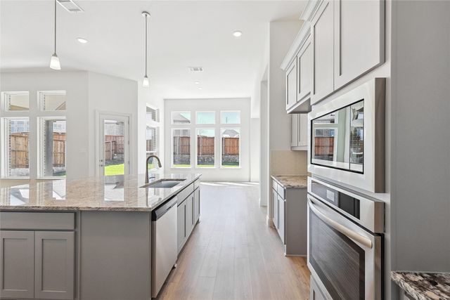 513 Carriage Hill Road, Midlothian, TX 76065