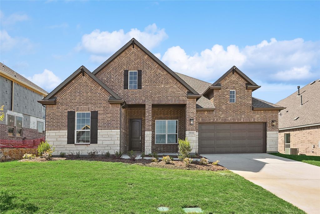 513 Carriage Hill Road, Midlothian, TX 76065