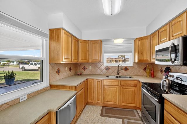 1210 BEACH BOULEVARD, Sun City Center, FL 33573