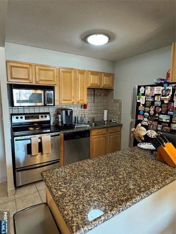 770 Anderson Avenue 9F, Cliffside Park, NJ 07010