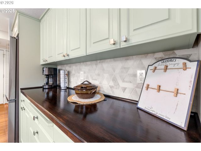 1189 S ASPEN Way, Canby, OR 97013