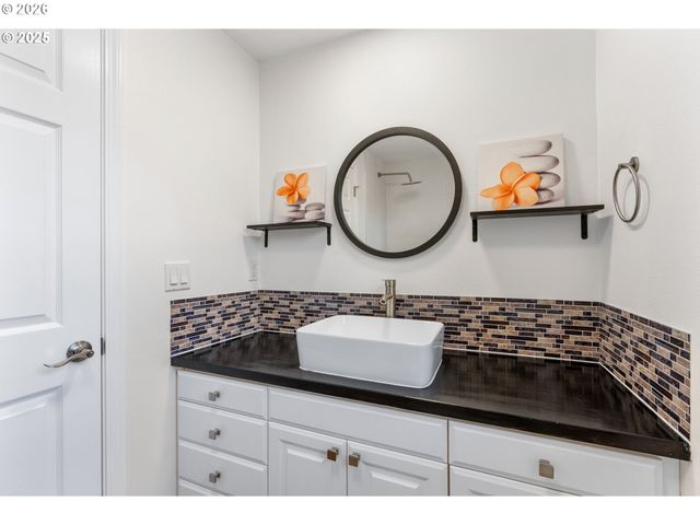 1189 S ASPEN Way, Canby, OR 97013