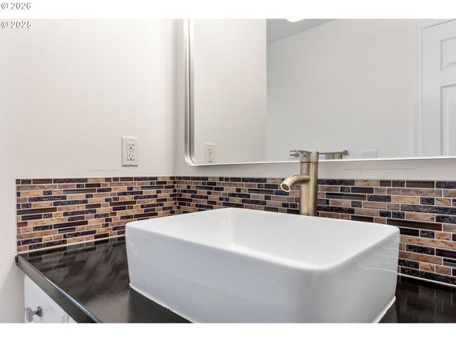 1189 S ASPEN Way, Canby, OR 97013