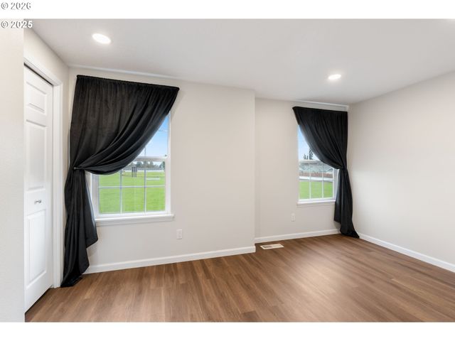 1189 S ASPEN Way, Canby, OR 97013