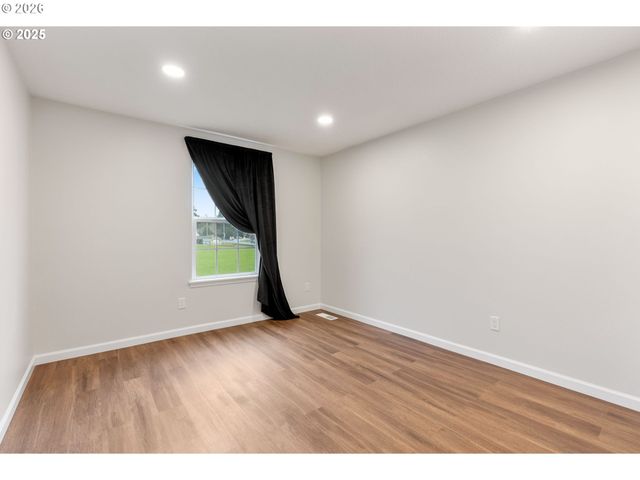 1189 S ASPEN Way, Canby, OR 97013