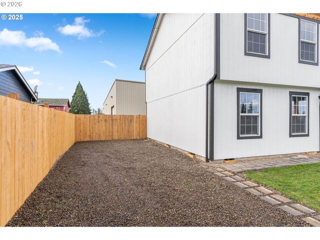 1189 S ASPEN Way, Canby, OR 97013