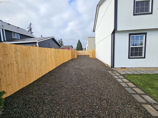 1189 S ASPEN Way, Canby, OR 97013