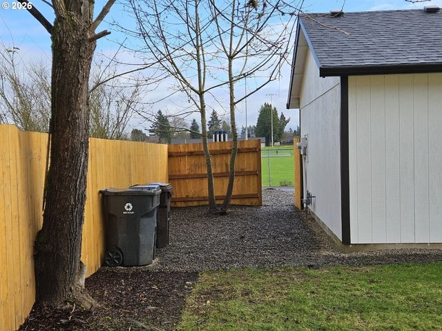 1189 S ASPEN Way, Canby, OR 97013