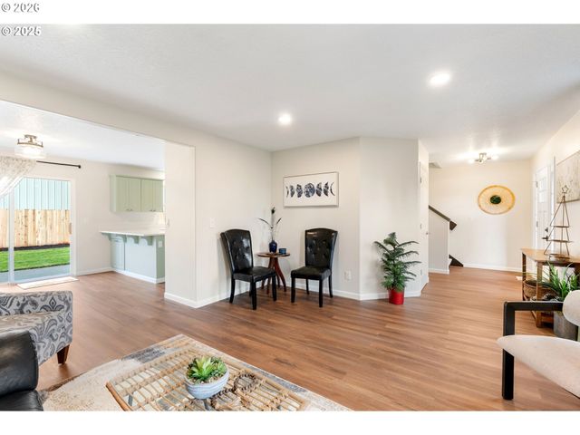 1189 S ASPEN Way, Canby, OR 97013