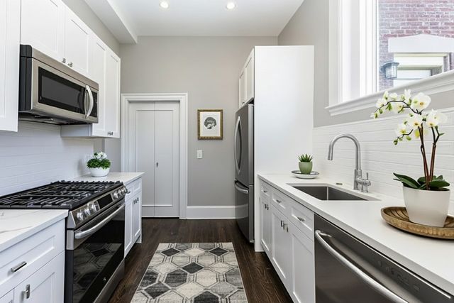 85 Regent St. 5, Boston, MA 02119