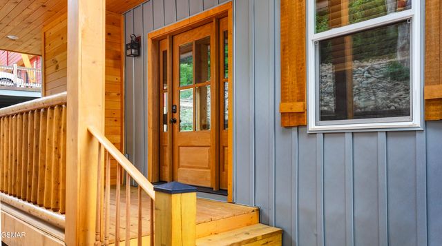 617 Davenport Rd, Gatlinburg, TN 37738