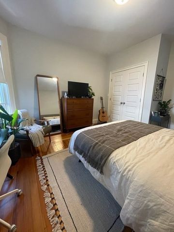 42 Grampian Way, Boston, MA 02125