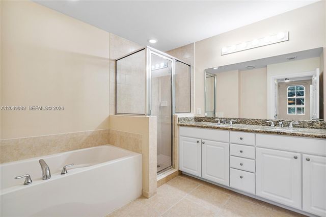 3001 NE 185th St 219, Aventura, FL 33180