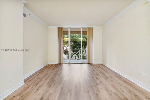 3001 NE 185th St 219, Aventura, FL 33180