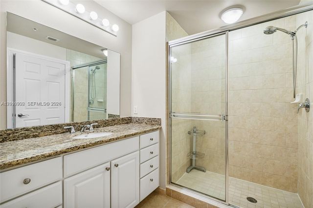 3001 NE 185th St 219, Aventura, FL 33180