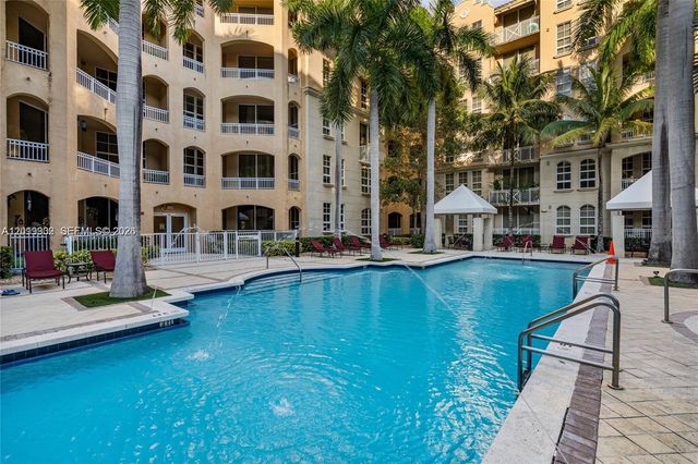 3001 NE 185th St 219, Aventura, FL 33180