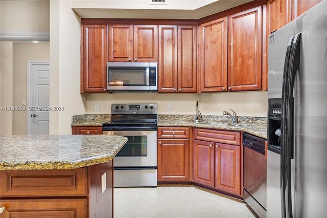 3001 NE 185th St 219, Aventura, FL 33180