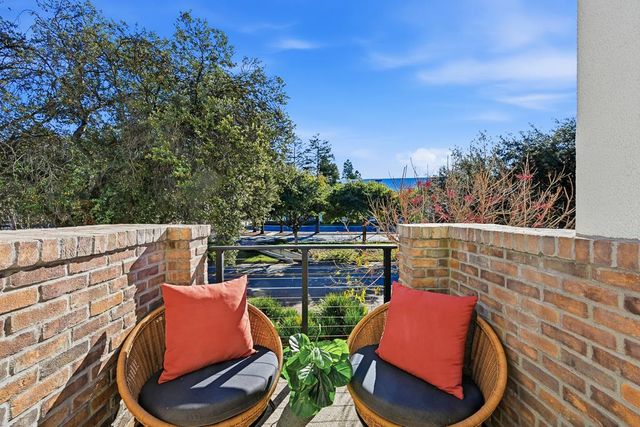 905 De Guigne Drive 2, Sunnyvale, CA 94085