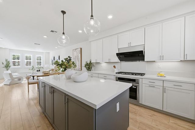 905 De Guigne Drive 2, Sunnyvale, CA 94085