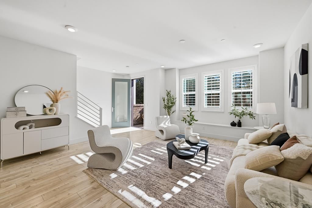 905 De Guigne Drive 2, Sunnyvale, CA 94085