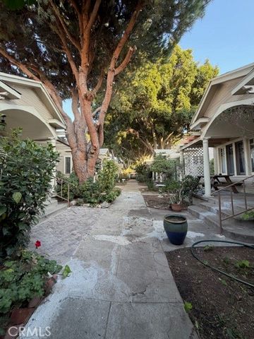 1537 N Serrano Avenue N, Los Angeles, CA 90027