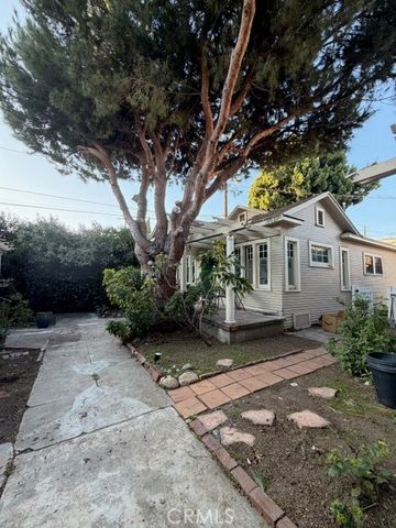 1537 N Serrano Avenue N, Los Angeles, CA 90027