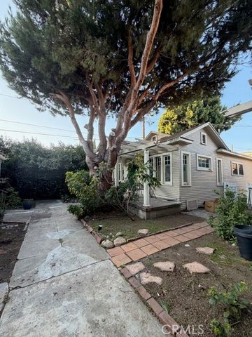 1537 N Serrano Avenue N, Los Angeles, CA 90027